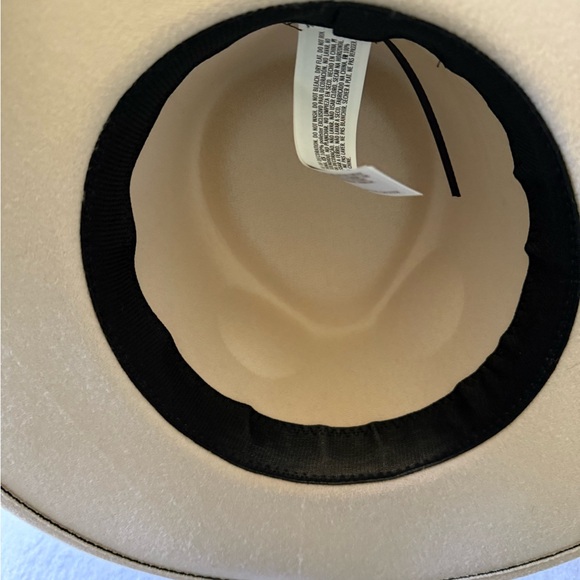 Cream Hat ✨ - Picture 4 of 4